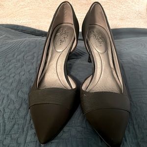 Life Stride-Women’s Pumps (size 8.5)